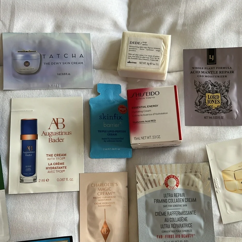 Deluxe Skincare Bundle 31-pc - Picture 6 of 10